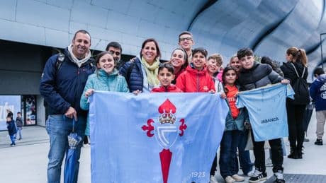 Más de 3.000 aficionados en el entrenamiento del Celta