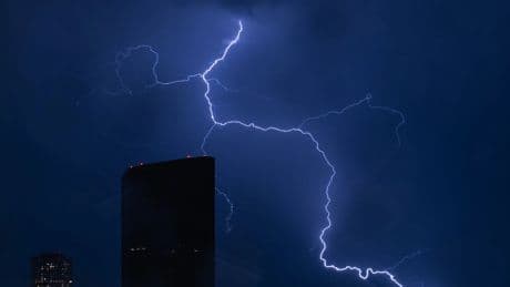 Rekord: Längster Blitz der Welt erstreckte sich über 829 Kilometer