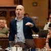 Live - Oppositie schiet met scherp: ‘Jullie zouden door de grond moeten zakken van schaamte’