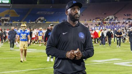 Hernández: UCLA needs to replace DeShaun Foster, who can't lead the Bad News Bruins to success