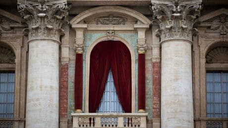 Vatikan: Trauerfeier, Beerdigung, Konklave – Was passiert nach dem Tod von Papst Franziskus?