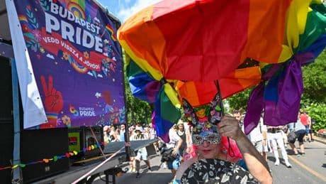 La policía húngara prohíbe la marcha del Orgullo LGTBIQ+ de Budapest y el alcalde replica que la mantendrá