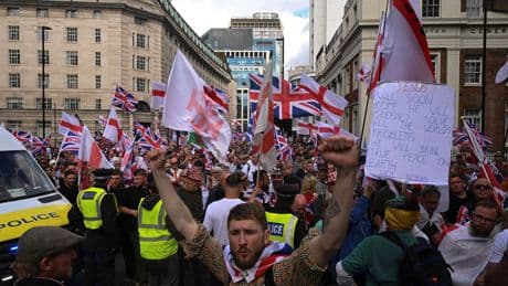 "Somos la tormenta": por qué la última marcha del ultraderechista superestar de UK  no es como todas las demás