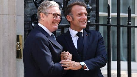 Driedaags staatsbezoek van Macron aan Britse ’overbuur’ afgesloten met migrantendeal