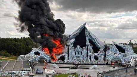 Hoofdpodium Belgisch festival Tomorrowland in brand