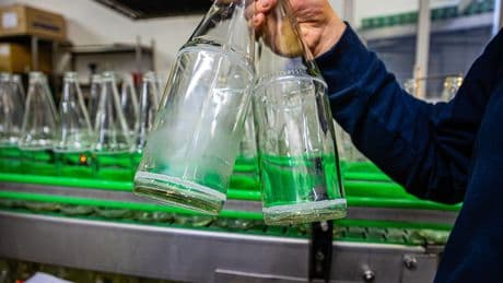 Getränkehersteller beendet Produktion endgültig - alle Mitarbeiter fliegen raus