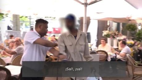 Un equipo de &#039;Vamos a ver&#039; presencia un intento de robo en la terraza de un bar