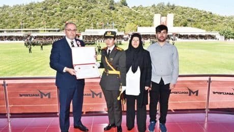 Şehit Ömer Halisdemir’in kızı Elif Nur teğmen oldu