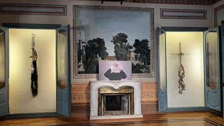 Yolanda Tabanera, la artista mágica y surrealista que brilla sobre la chimenea
