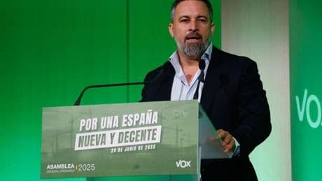 Vox endurece su discurso migratorio y plantea la expulsión de hasta 8 millones de personas