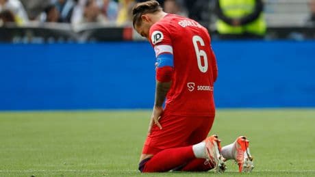 Noche de terror en la ciudad deportiva del Sevilla: la primera plantilla, obligada a dormir allí tras la derrota en Vigo