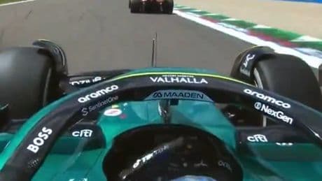 Los Ferrari desesperan a Alonso: "¡¡Piensan que están solos en pista!!"