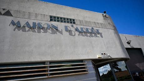 Gérald Darmanin repousse sa visite à la prison de Nîmes après avoir appris l’existence d’une «table de massage» dans l’établissement
