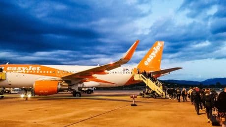 Waldbrand auf Sardinien: Luftraum gesperrt – Flugzeuge werden umgeleitet