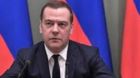 Medvedev ve Trump arasında sert polemik: Bir ‘ölü elin’ ne kadar tehlikeli olabileceğini hatırla!