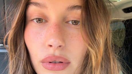 La mirada al desnudo: olvida la máscara de pestañas, ahora se llevan las 'ghost lashes' al estilo Hailey Bieber