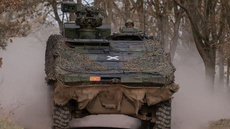Tödlicher Manöver-Unfall  - Nato-Soldat (21) wurde von Panzer überrollt