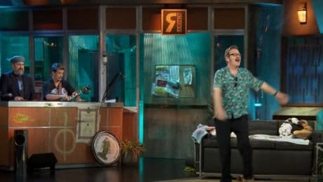 Joaquín Reyes y David Broncano se marcan su &#039;bailecito&#039; y un &#039;speech&#039; para despedir la primera temporada de &#039;La Revuelta&#039;