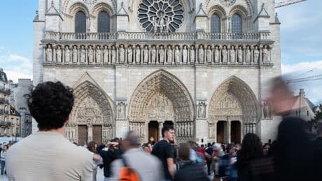 Prière, retraites, méditation… Les pratiques religieuses des Français disséquées