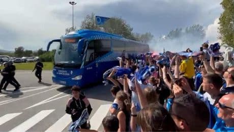 Brutal recibimiento de la afición al Espanyol antes de la 'final' ante el Betis