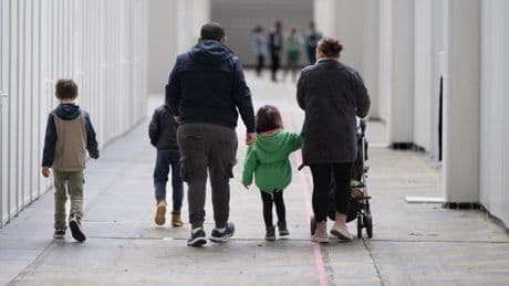 Ethisch „überaus fragwürdig“ – Kirchen stellen sich gegen Aussetzung des Familiennachzugs