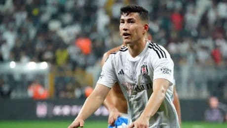 Beşiktaş'ta ayrılık kapıda: 'Kulüpler arasında görüşmeler sürüyor'