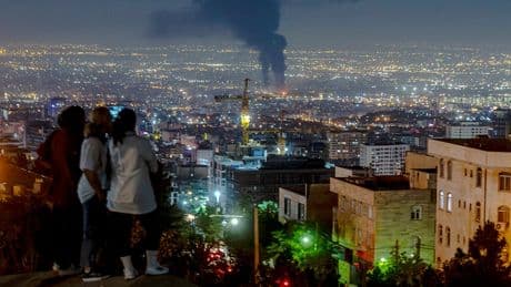 Après la frappe d’Israël sur Téhéran, ces Iraniens rêvent de changement