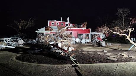 La ola de tornados en el medio oeste de EEUU deja ya 21 muertos en Misuri y Kentucky