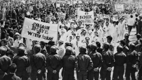 Yasaklar ve sendikal bürokrasinin gölgesinde: Türkiye’de 1 Mayıslar nasıl kazanıldı?