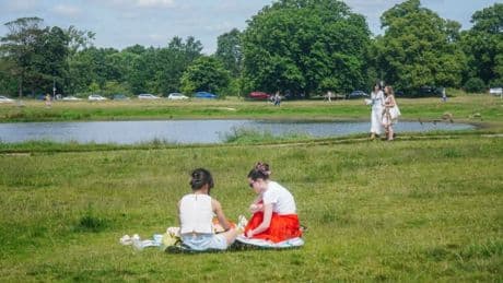 UK weather twice as likely to be hot this summer after sunniest spring on record