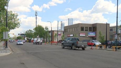 107 Avenue construction adds difficulty in getting to and from downtown Edmonton