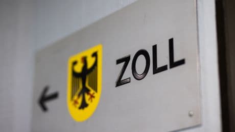 Zoll: Zollbeamte erwischen Bargeldschmuggler