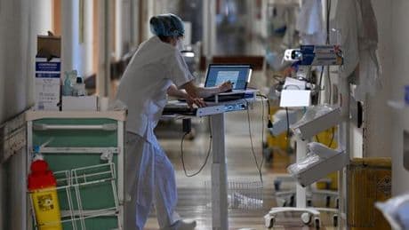 Dans les pas de l’équipe mobile de soins palliatifs à l’hôpital de Marseille : « Certains patients posent des questions, d’autres pas »
