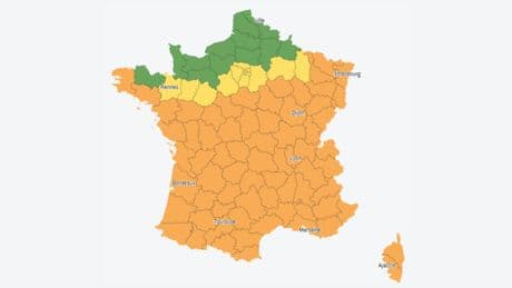 Canicule : 70 départements en vigilance orange vendredi, la vague de chaleur doit continuer jusqu’à mardi selon Météo-France