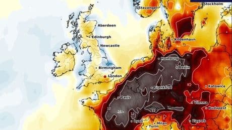 Exact date 'cold front' will replace 35C heatwave as UK weather maps turn blue