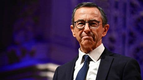 La derecha gaullista francesa elige a Bruno Retailleau como nuevo líder