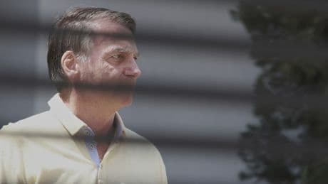 Bolsonaro pide dejar la prisión domiciliaria para recibir atención médica