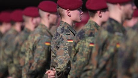 Allemagne : les hommes de 18 ans seront soumis à un test d’aptitude pour l’armée