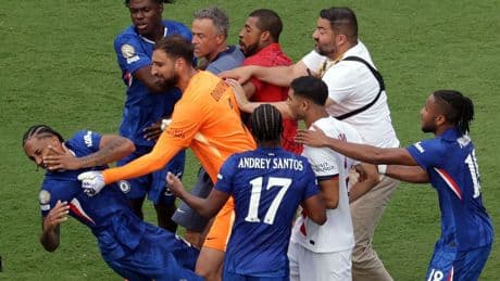 Luis Enrique pierde los nervios y agrede a Joao Pedro tras perder la final del Mundial de Clubes
