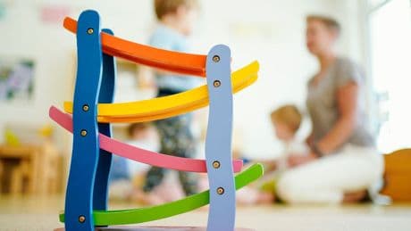 Kinderbetreuung: Kinder aus Migrantenfamilien starten später in Kita-Zeit