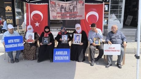 "Terörsüz Türkiye" sürecine destek veren ailelerden ortak mesaj! "Teslim olun" çağrısında bulundular