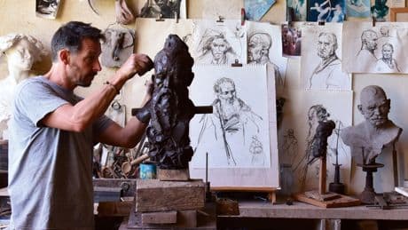 Emmanuel Michel, le peintre-sculpteur qui transforme ses voyages en œuvres d’art