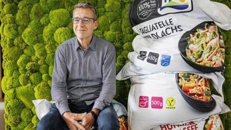 Frosta-Chef: „Kochen sollte jedes Kind in der Schule lernen“