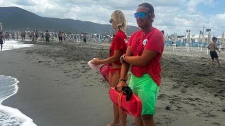 Marinella, salvataggio tra La Goletta e Anmi: 4 ragazze messe in sicurezza dai bagnini