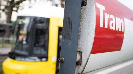 Unfälle: Berlin-Mitte: Zwei Straßenbahnen stoßen zusammen