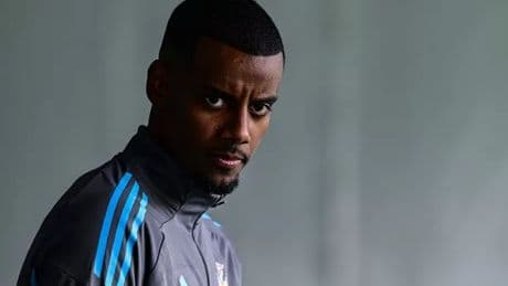 Alexander Isak's wages compared to Hugo Ekitike's with one earning double the other