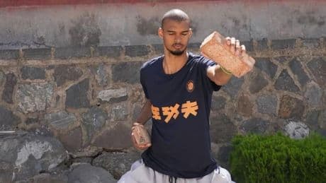 De meditar en un templo a raparse la cabeza: el verano de Wembanyama antes de la NBA