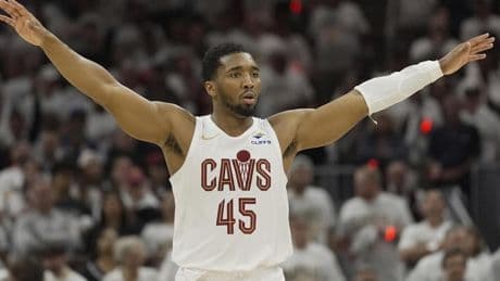 Donovan Mitchell hace soñar en grande a unos Cavaliers que rompen el récord de triples en un solo cuarto