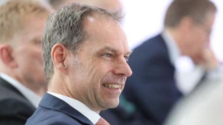 Gesenkte Konjunkturprognose – „Wir haben eine Tradition falscher Rahmenbedingungen“