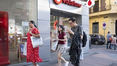 Vodafone España factura 3.629 millones en el primer año de Zegona al frente de la compañía